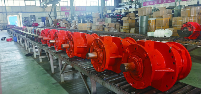 河南新(xīn)鄉特種電(diàn)機制造公(gōng)司砂石裝(zhuāng)備走俏市場